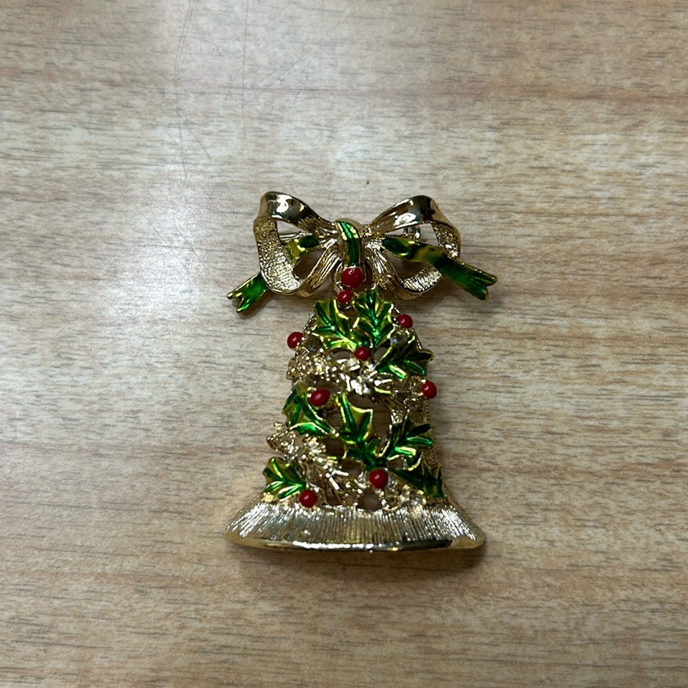 Vintage Gerry’s Christmas brooch pin bell with ribbon and holly